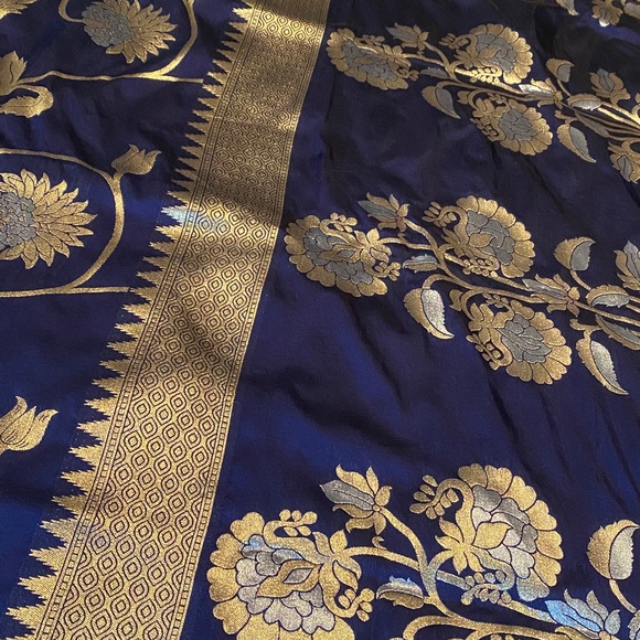 Party silk saree in blue - Picture 13 of 15